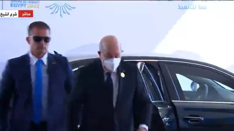 وصول الرئيس الجزائري عبد المجيد تبون لحضور قمة المناخ ... بالفيديو