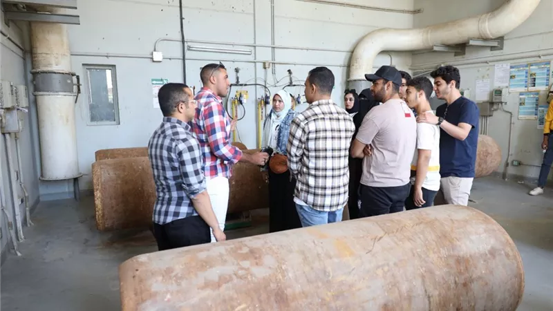 طلاب الجامعة التكنولوجية فى زياره لمحطة مياه الشرب ببنى سويف