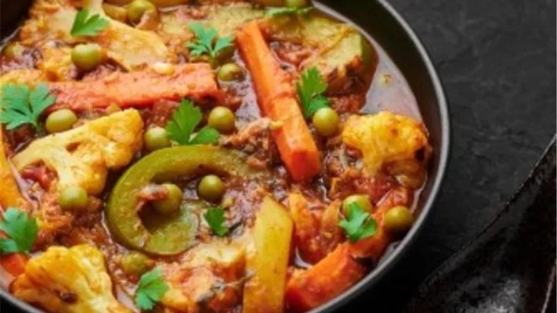 صحية ولذيدة ..طريقة عمل شوربة الخضار بالكارى