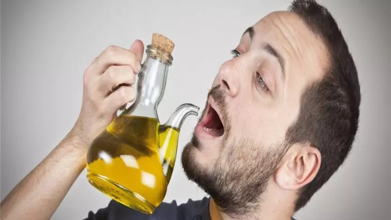 أضرار زيت الزيتون على الريق.. تعرف عليها