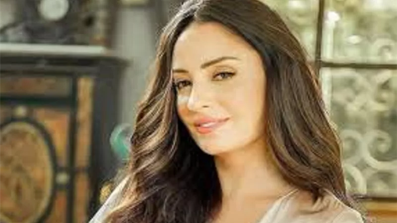 نرمين الفقى تشارك جمهورها بصور من كواليس عمل جديد