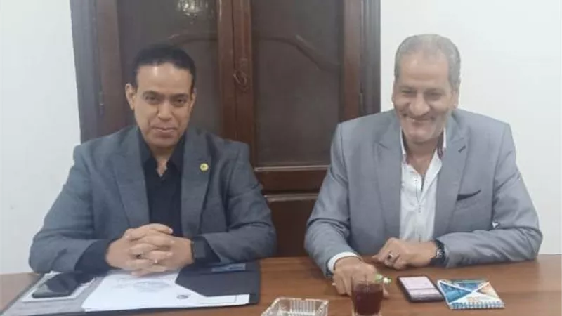 مستقبل وطن بقنا يستضيف أحمد إبراهيم المشارك بأبحاثه في قمة المناخ