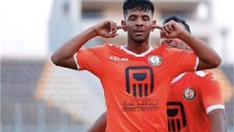 وقعت على العقود..لاعب البنك الأهلي يكشف مفاجأة بتعثر انضمامه للزمالك