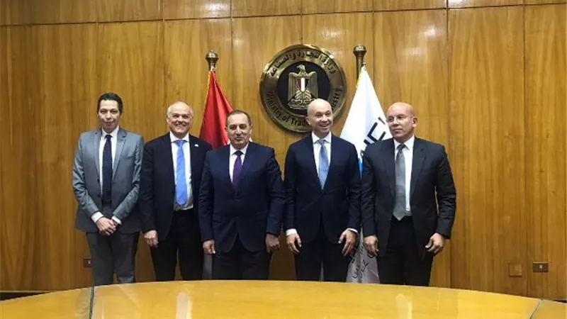 استراليا تبحث التعاون في مشروعات الطاقة الخضراء بالمنطقة الاقتصادية