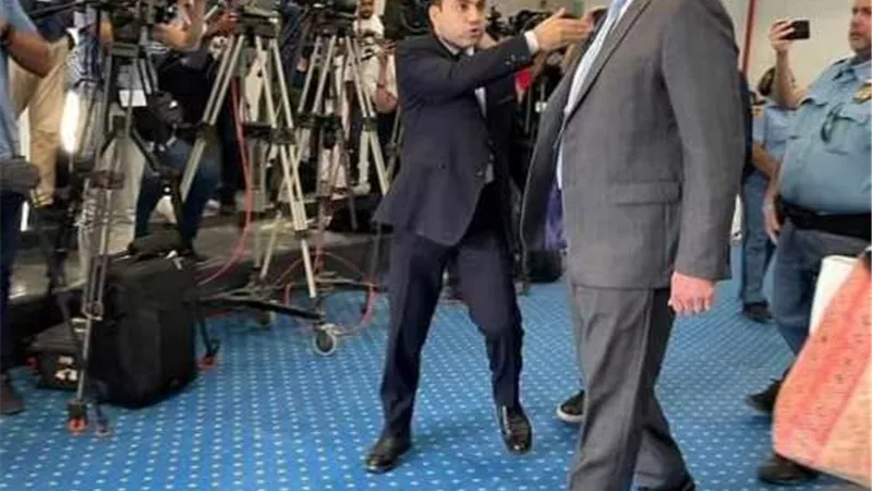 ازدواجية الغرب لا تنتهى.. أمن الأمم المتحدة يشتبك مع النائب عمرو درويش عقب رده على مغالطات شقيقة علاء عبد الفتاح