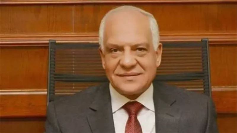 محافظ الجيزة يعتمد حركة ترقيات لـ ١٥٦١ موظف بالديوان العام