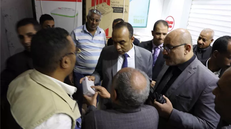 نائب محافظ المنيا يقود حملة تموينية مكبرة بمركز سمالوط