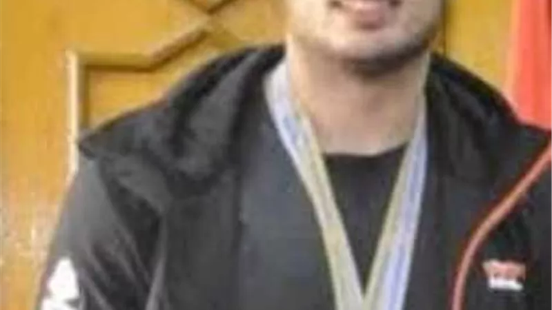 طالب هندسة القناة 