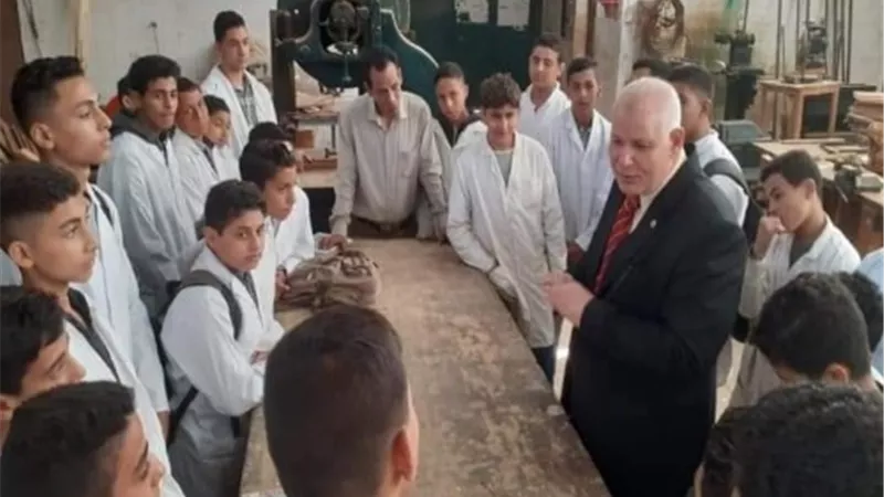 مدير التعليم الفني بالقليوبية يشدد على مواجهة ظاهرة غياب الطلاب