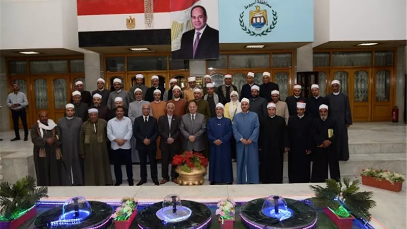 محافظ أسيوط يشهد فعاليات مبادرة حق الوطن