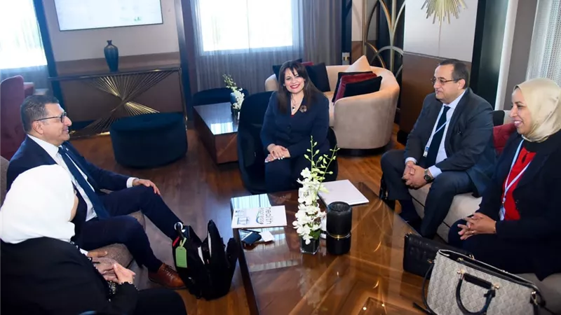 وزيرة الهجرة تستقبل اثنين من المستثمرين المصريين بالخارج