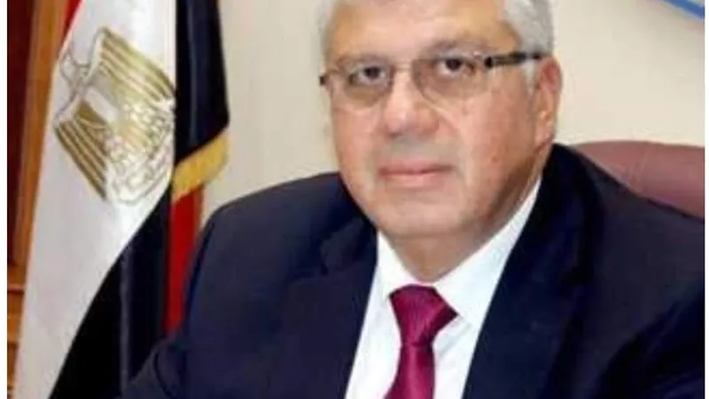 عاشور يزور جناح جامعة النيل الأهلية في معرض مؤتمر قمة المناخ COP 27