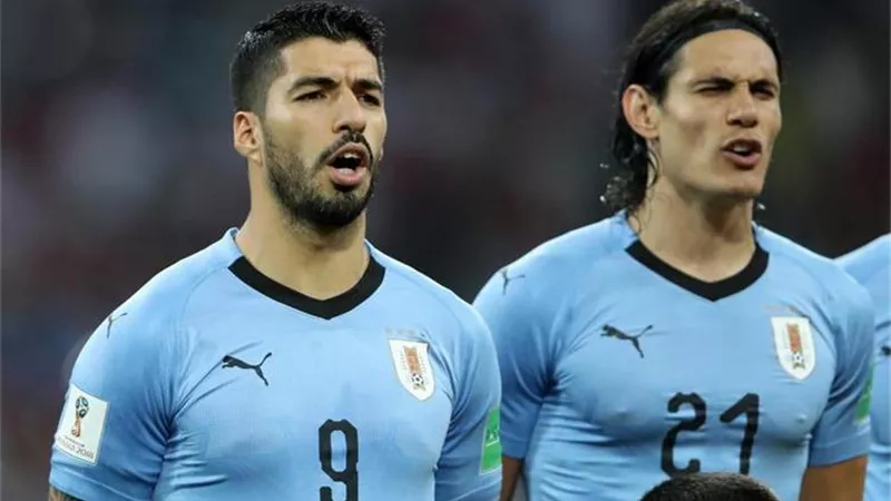 سواريز وفالفيردي على رأس قائمة أوروجواي المشاركة في كأس العالم