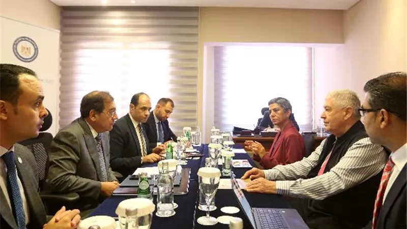 الملا يبحث مع وفد بلجيكا الأنشطة المستقبليةللاستفادةمن الوقود النظيف