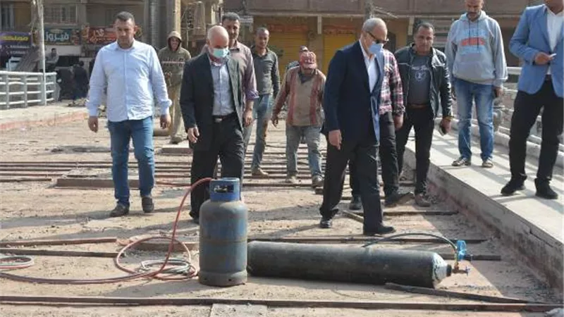 محافظ القليوبية يتفقد أعمال تطوير وترميم كوبري أسنيت بكفر شكر.. صور