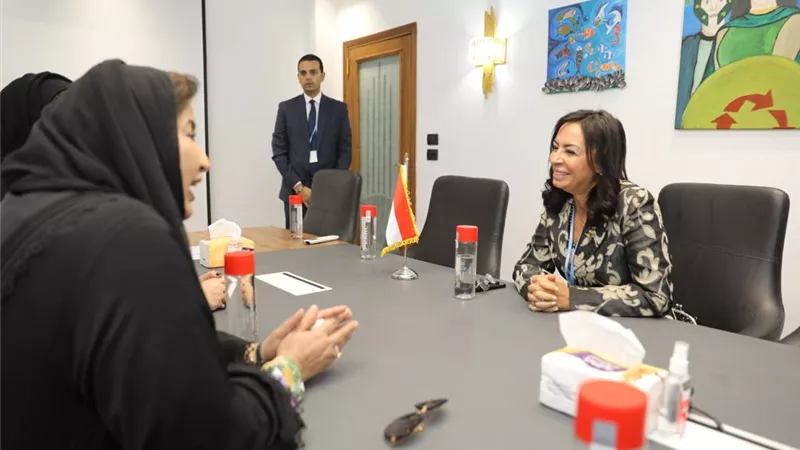 أمينتا اتحاد النساء و الأعلى للأمومة تشيدان بجناح معرض القومى للمرأة