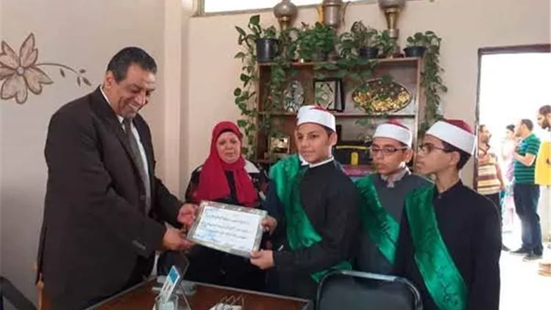 فوز الطالب عبد العزيز جلال ربيع بمعهد صفانية الازهري بالعدوة
