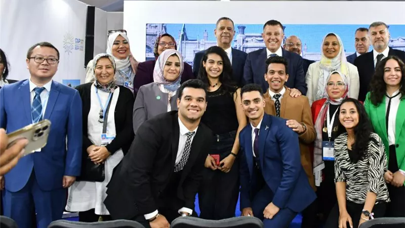 جولات تفقدية لعدد من الوزراء بمعرض جامعة عين شمس في مؤتمر المناخ