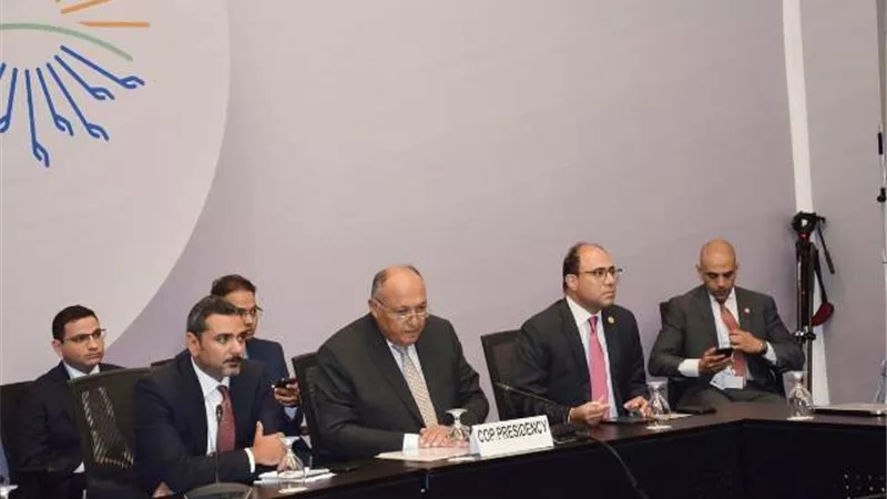 شكري يعقد حواراً مطولاً مع ممثلي السكان الأصليين والمجتمعات المحلية