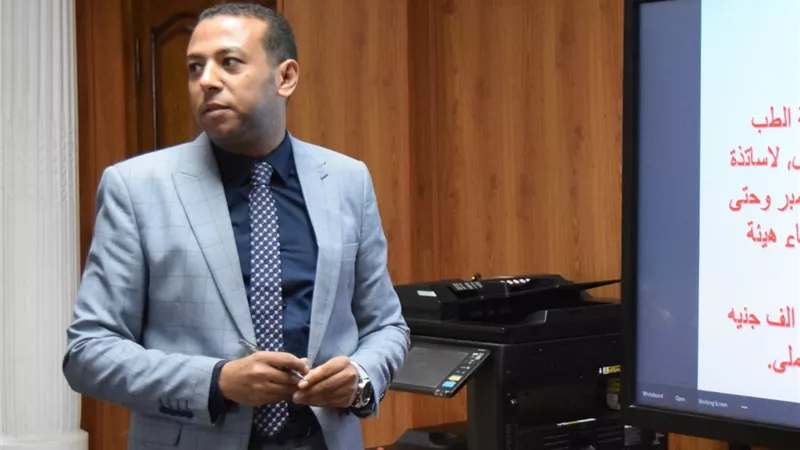 دورات متخصصة لأعضاء الجهاز الإداري بجامعة بنى سويف