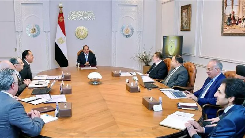 السيسي يوجه بتركيز مشروعات المنطقة الاقتصادية لقناة السويس على استثمارات توطين التكنولوجيا