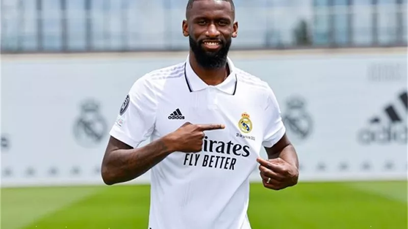 تصريحات نارية من نجم ريال مدريد بشأن انتقاله الى برشلونة