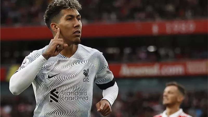 كلوب يوضح موقف ليفربول من تجديد تعاقد فيرمينو