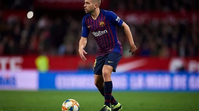 نجم برشلونة يحسم موقفه من الرحيل في الميركاتو الشتوي
