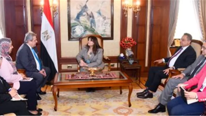 الهجرة تلتقي نظيريها اليوناني والقبرصي في إطار مبادرة 