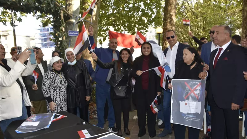 المصريون في ميلانو.. وقفة لتأييد للرئيس السيسي والدولة المصرية