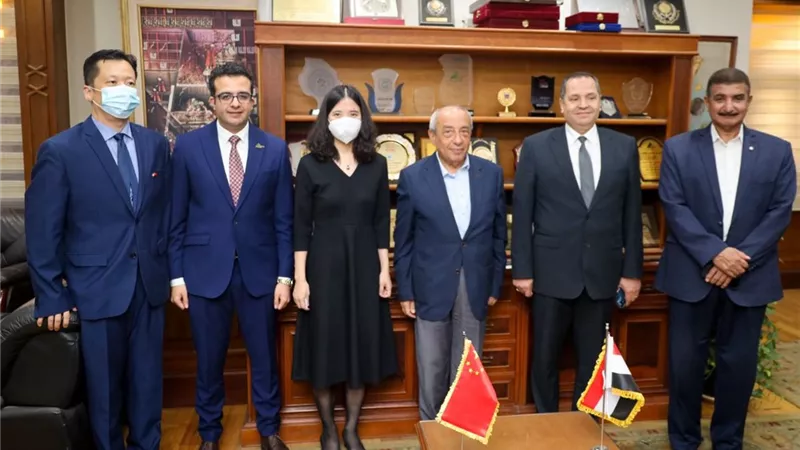 وفد من السفارة الصينية في زيارة لنقابة المهندسين لبحث سبل التعاون