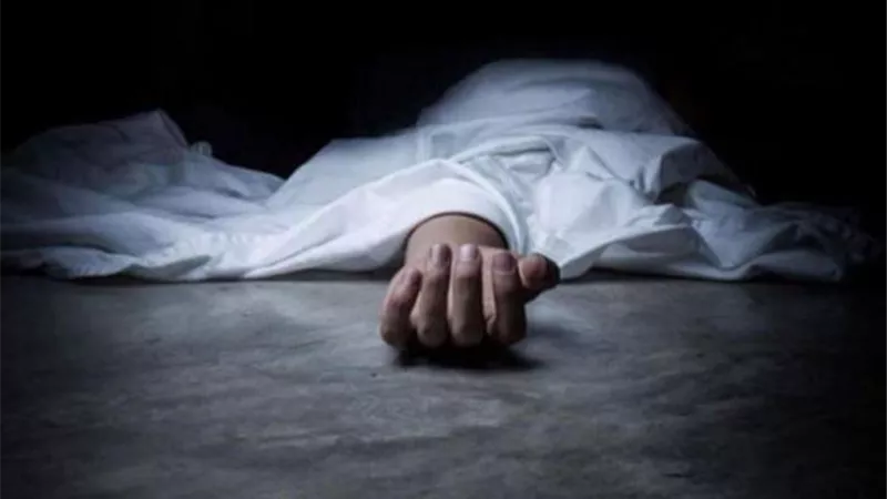 لمرورها بحالة نفسية تتخلص من حياتها بـ
