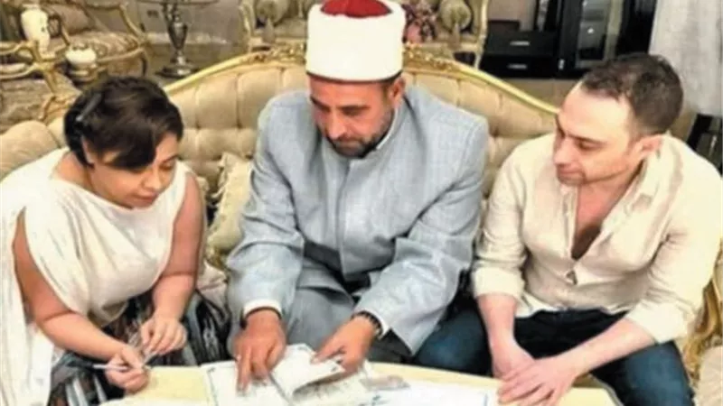 ياسمين عز في مرمي النيران بسبب شيرين عبد الوهاب