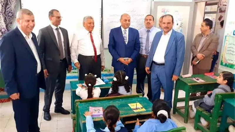 لاشين يتفقد سيرانتظام العمليةالتعليمية بمدرستى الزرقيةوالطاهرة