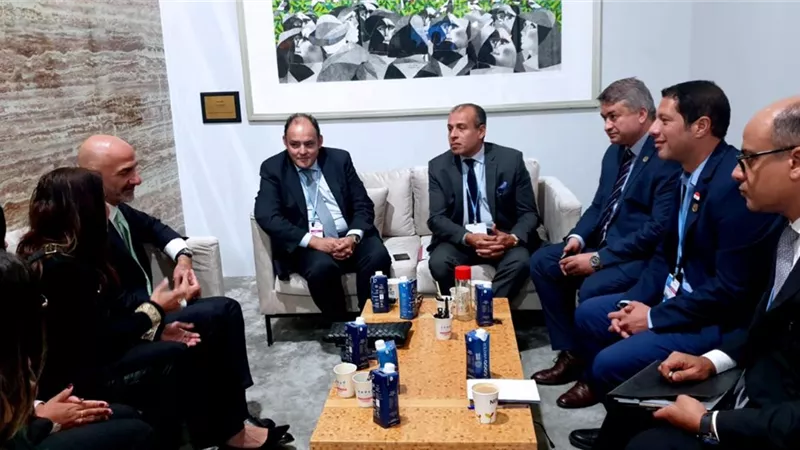 وزير التجارة يبحث مع شركة عالمية زيادة استثماراتها في مصر