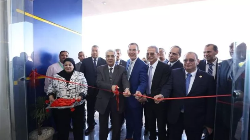 وزيرالكهرباء يشهدالتشغيل التجريبى لمركزالتحكم الآلي لجنوب سيناء بشرم