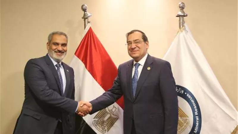 وزير البترول يبحث مع أمين عام 