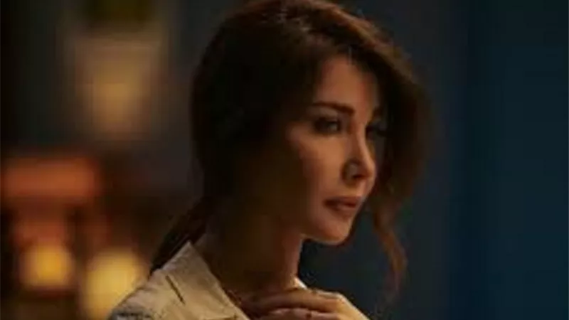 على البحر.. نانسي عجرم برفقة ابنتها الصغيرة تخطف قلوب .. صور