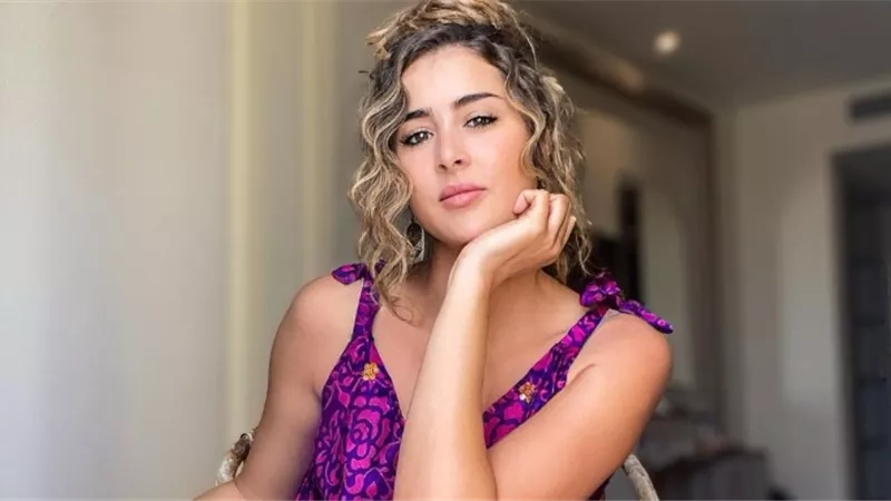 عائشة بن احمد باطلالة جذابه ورقيقة.. صور