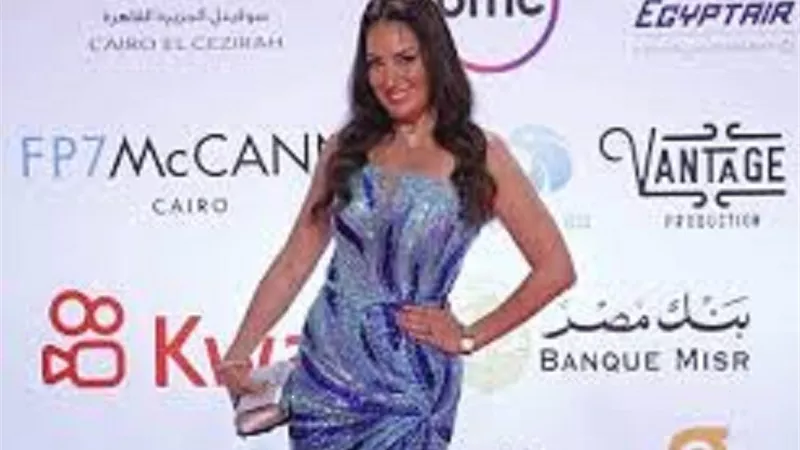 اطلالة جذابه وانيقة لـ نرمين الفقى بمهرجان القاهرة .. صور