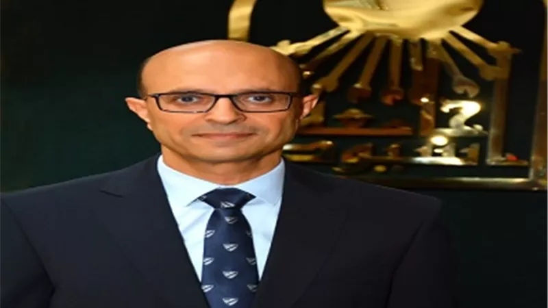 رئيس جامعة أسيوط يجدد ثقته فى قطامش للإشراف على كلية طب الأسنان