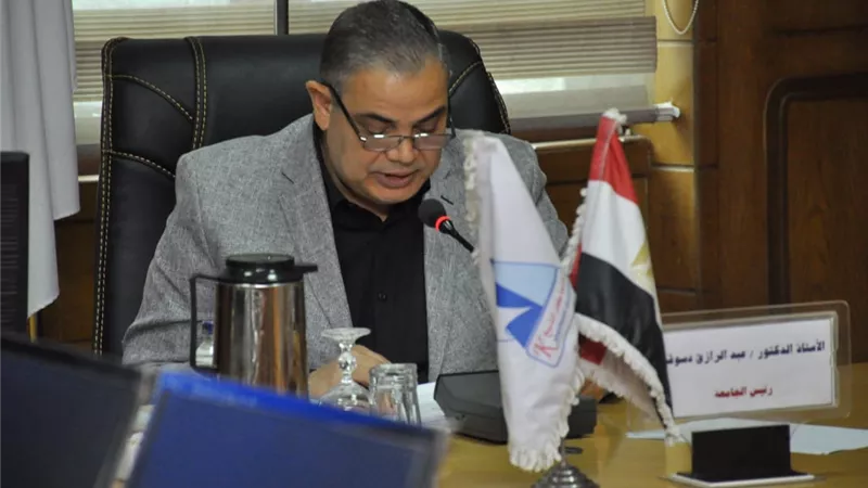 رئيس جامعة كفرالشيخ يوجه بتكثيف الجهود والندوات عن التغيرات المناخية