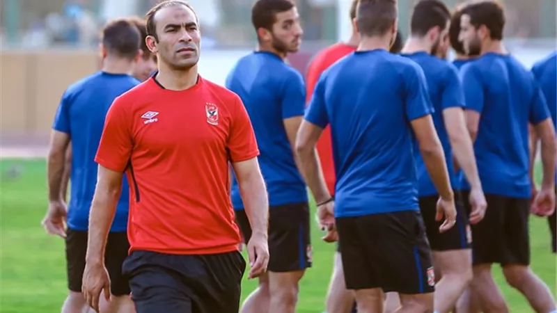 عبد الحفيظ يطمئن على حالة مصابي الأهلي