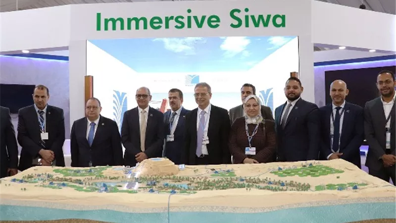 وفد رفيع المستوى من وزارة الكهرباء يتفقدون جناح مدكور بالمنطقة الخضراء في cop27