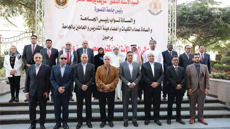 وزير التعليم العالي يعقد اجتماعًا مع مجلس جامعة المنصورة