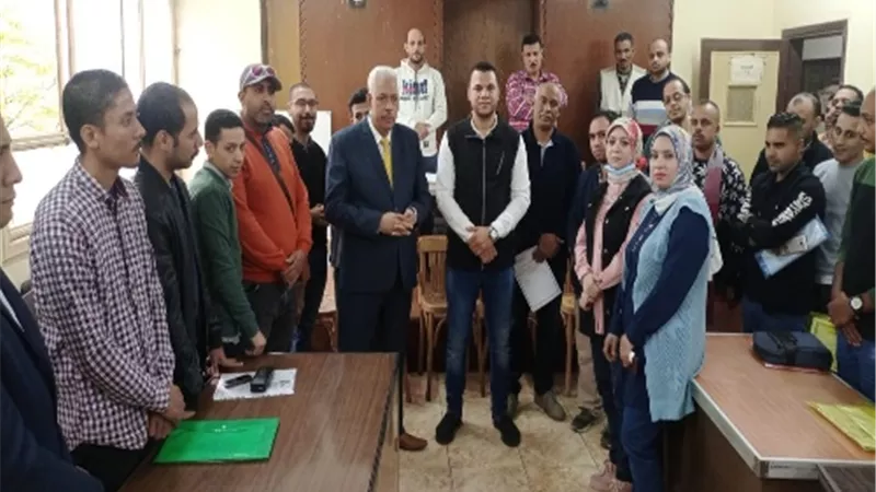 القوى العاملة: تحرير عقود عمل للشباب بأسيوط.. صور