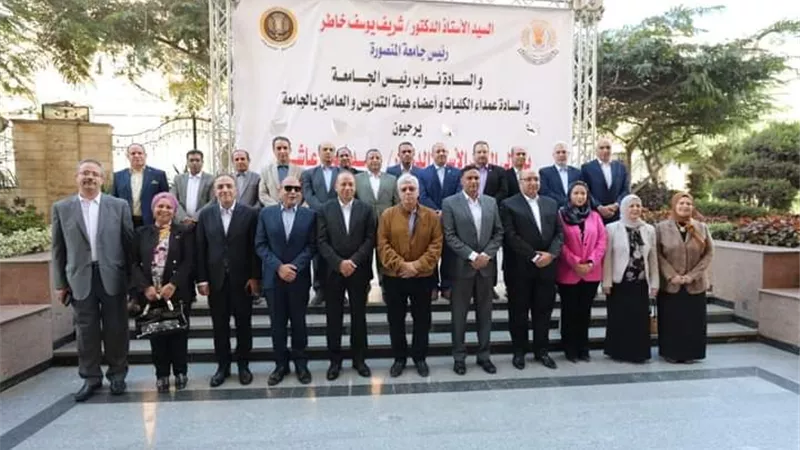 وزير التعليم العالي يعقد اجتماعًا مع مجلس جامعة المنصورة