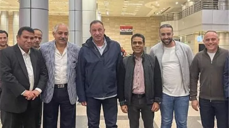 الخطيب يعود للأهلى بعد رحلة علاجية فى فرنسا