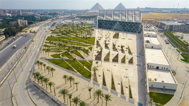 المتحف المصري يستضيف عدداً من الزيارات تمهيداً للتشغيل التجريبى