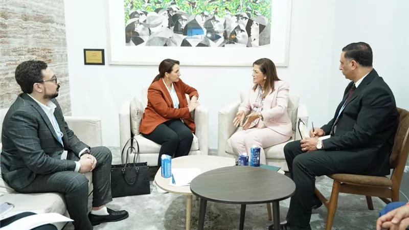 هالة السعيد تبحث مع وزيرة التغير المناخي الإماراتية تعزيز سبل التعاون